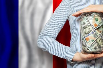 Guide complet pour gérer vos impôts avant de quitter la France